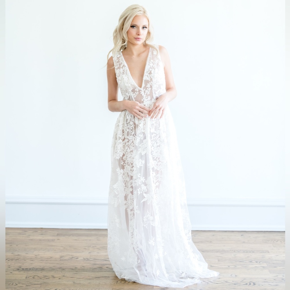 Detailed Embroidered Tulle Dress